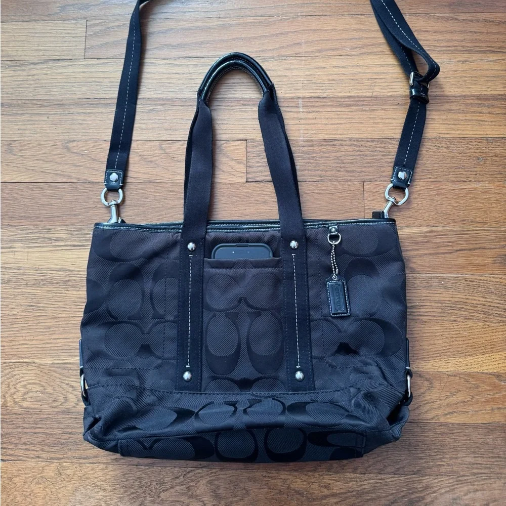 👜 Coach authentic black Kyra signature tote with handles and detachable strap. - Picture 2 of 16